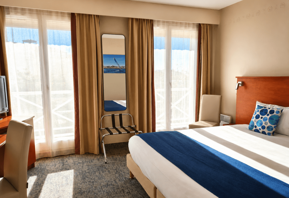 Admiral's Hotel - Room