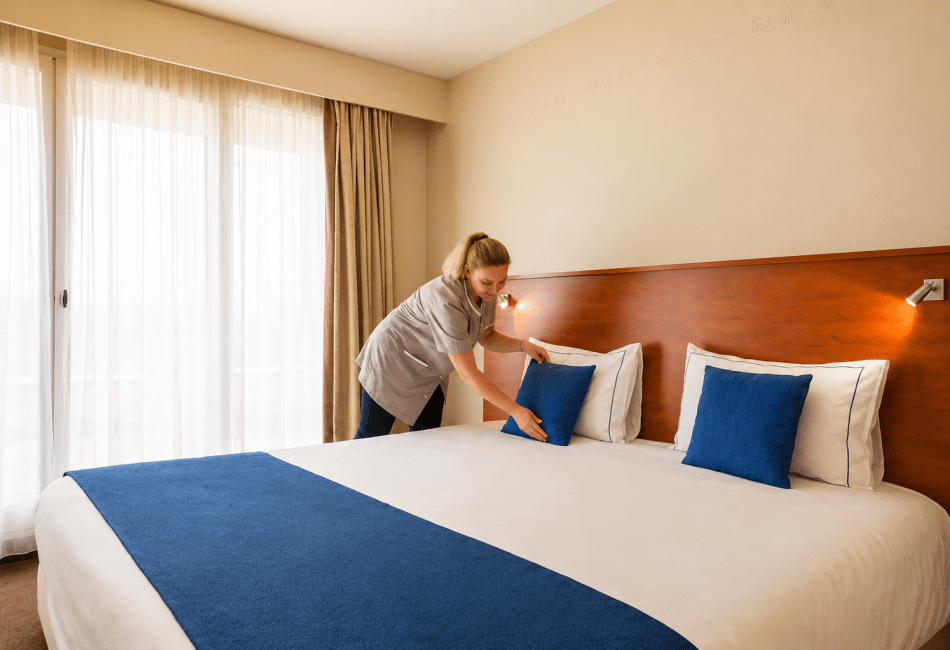 Admiral's Hotel - Room