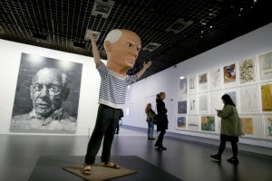 des-visiteurs-a-l-exposition-picasso-mania-le-6-octobre_990625