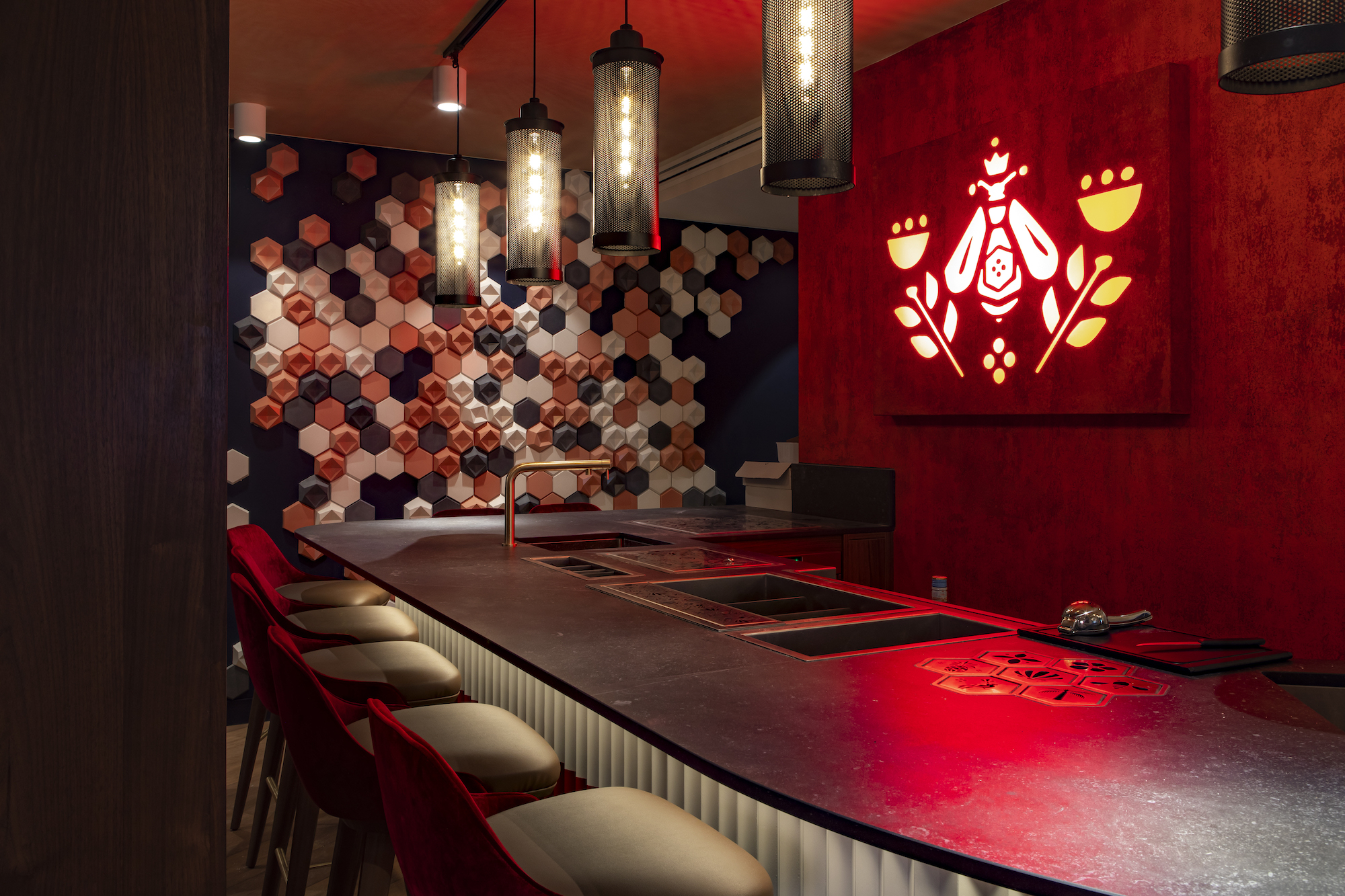 Maison Mère - Bar Team